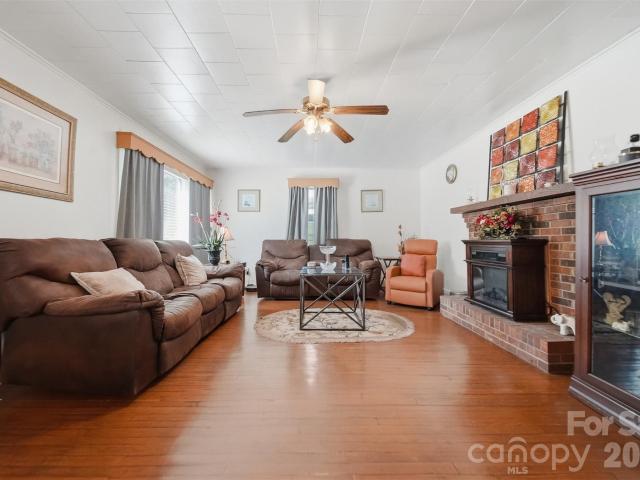 421 Finley Avenue NW
