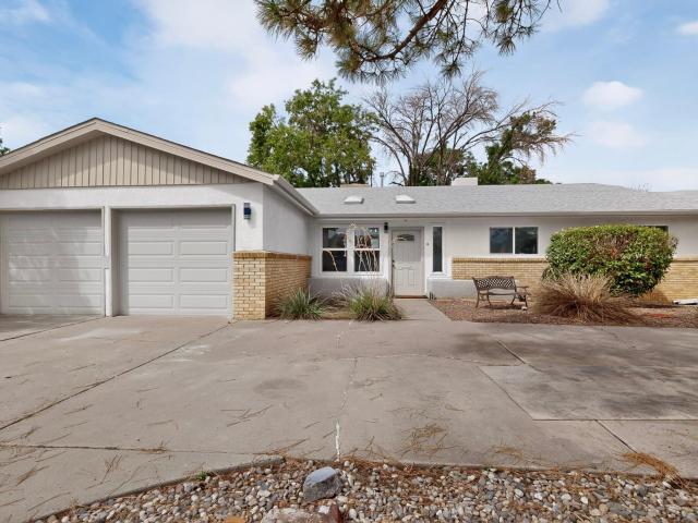 421 La Veta Drive NE