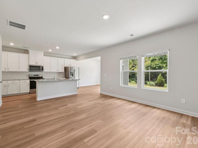 421 Luna Lane