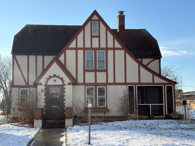 421 Manitowoc St