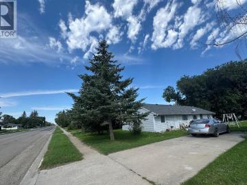 Duplex for sale in Saskatchewan - Parking