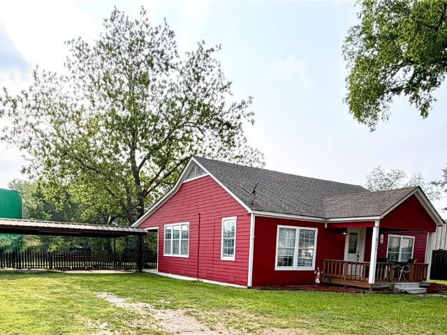 421 S Commerce St, Centerville, TX 75833 | MLS #26005
