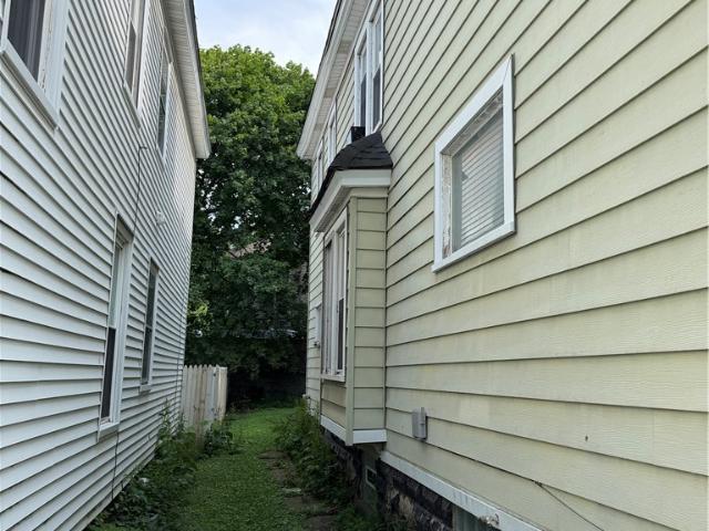 421 Tompkins Street # 1