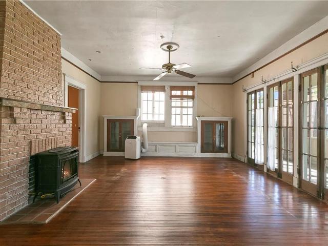 4224 vincennes place