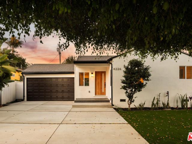 4226 Redwood Avenue