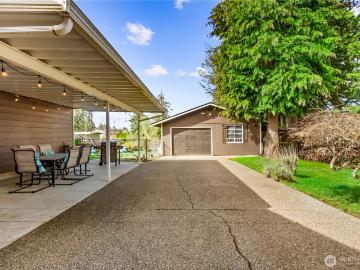 4226 Sunset Drive W