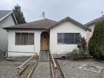 House for sale in Kensington-cedar Cottage - Parking