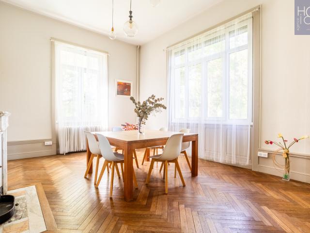42210 MONTROND LES BAINS MAISON DE MAITRE DE 325M2 SUR TERRAIN DE 6000M2 BELLES DEPENDANCES