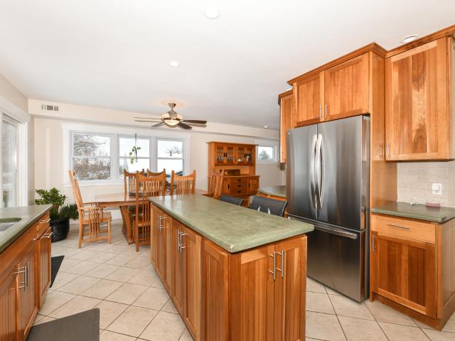 4222 Maple Dr