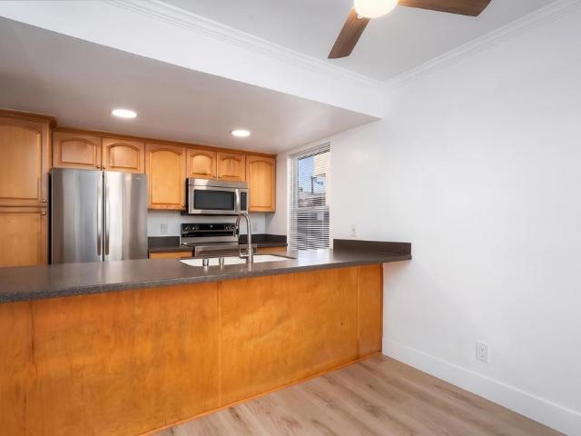 4222 Menlo Avenue 28