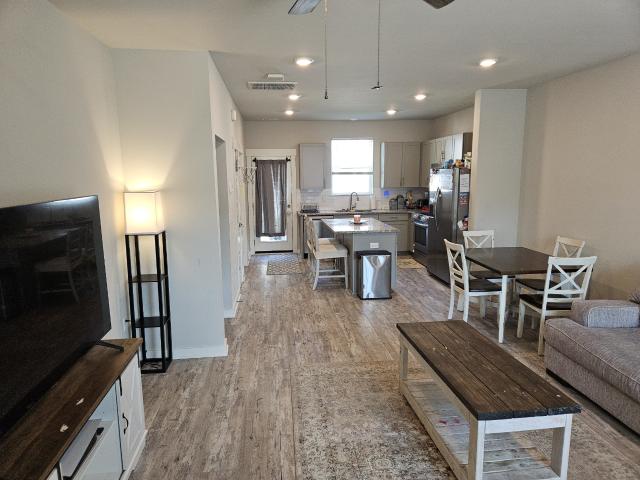 4222 Gandalf Ln