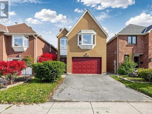 4223 Lastrada Heights, Mississauga, ON, L5C 3V1 house for sale | Listing ID W14080 | Royal LePage