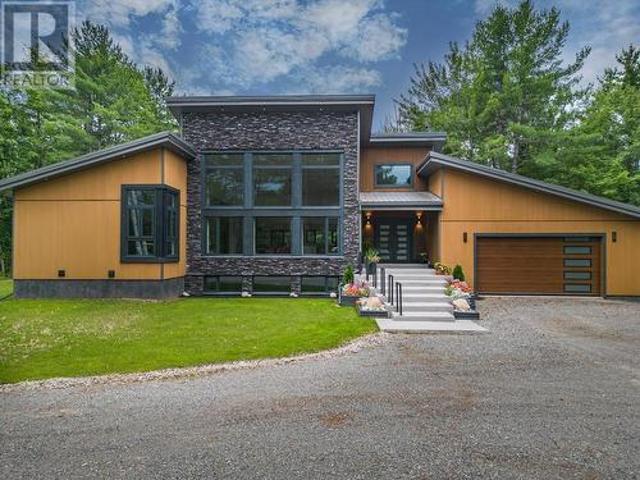 4223 Queen St, Sault Ste. Marie, ON, P6A 5K9 house for sale | Listing ID SM261975 | Royal LePage