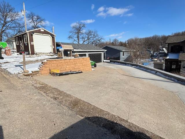 4223 W Lakeshore Drive