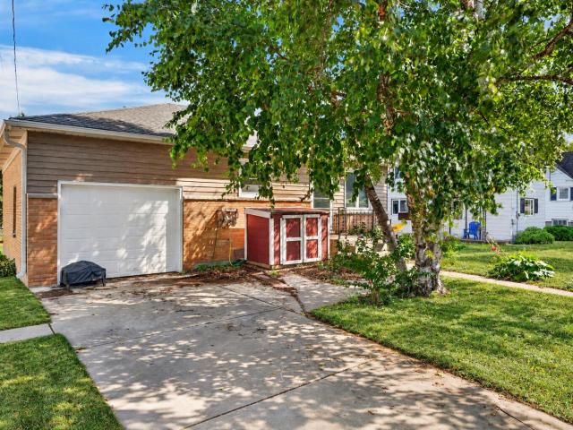 422 Cedar St