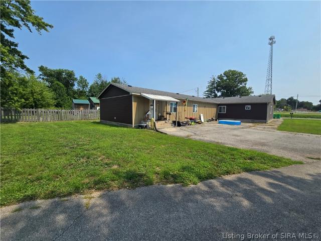 422 E Poplar Street