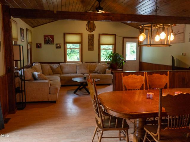 422 Hope Falls