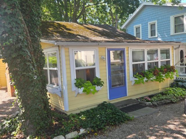 422 Oak Avenue