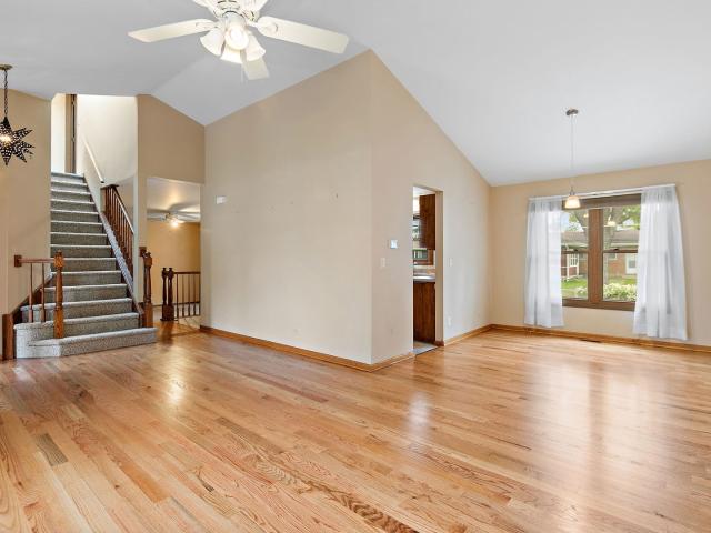 422 Old Country Way