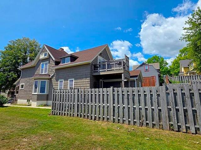 422 Niagara Ave