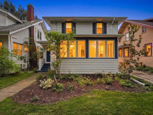 422 Sidney Street