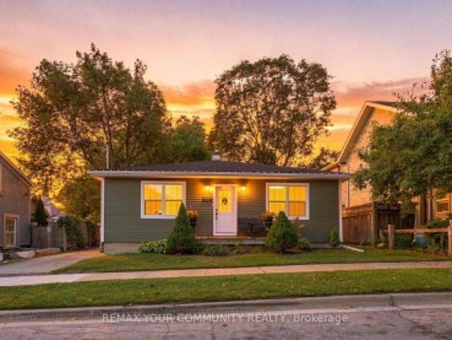 422 Queen Street, Newmarket, ON, L3Y 2H2 house for sale | Listing ID N13757 | Royal LePage