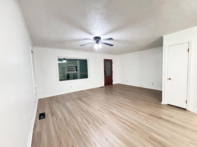 422 w main rd