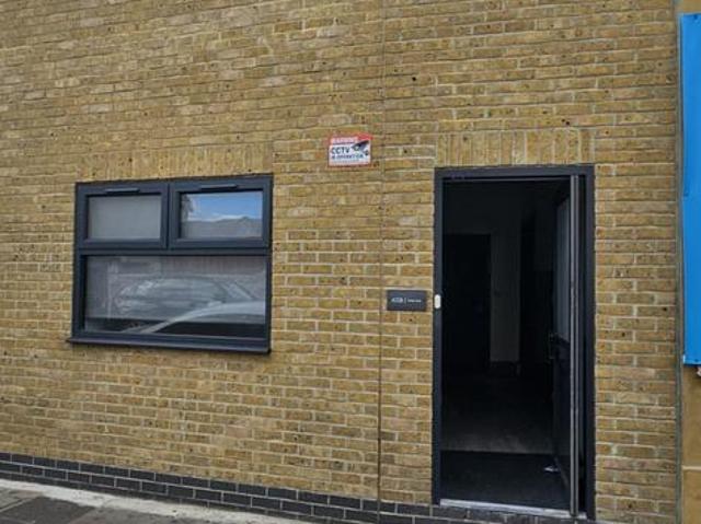 422B, ILFORD, IG3 9JX 1 bed flat to rent £1,800 pcm £415 pw