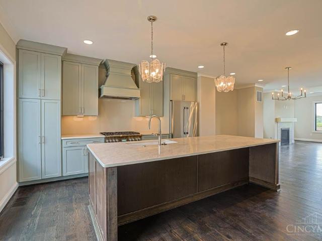 4236 Parkview Drive