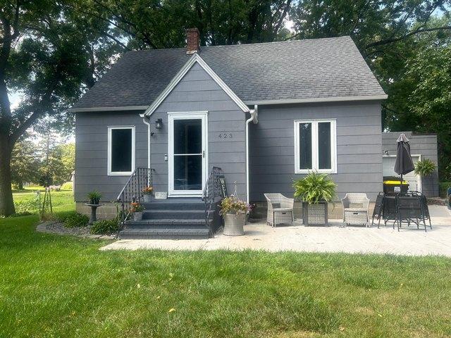 423 10th St S, Mountain Lake, MN 56159