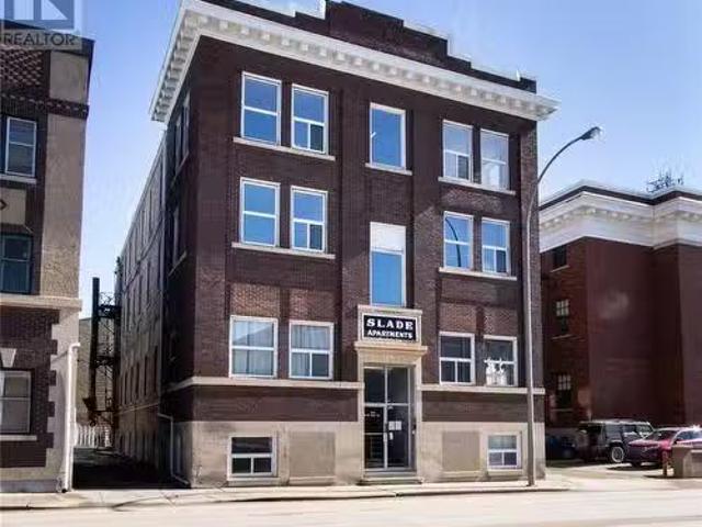 423 1St Avenue Nw, Moose Jaw, SK, S6H 3M3 investment for sal.