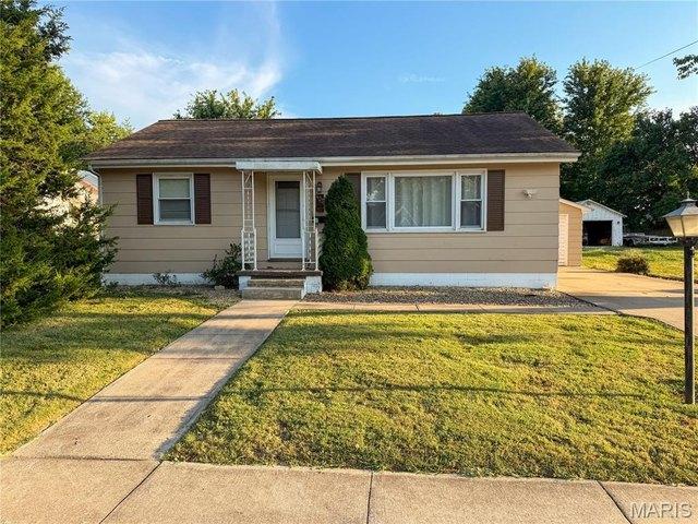 423 E Fayette St, Pittsfield, IL 62363