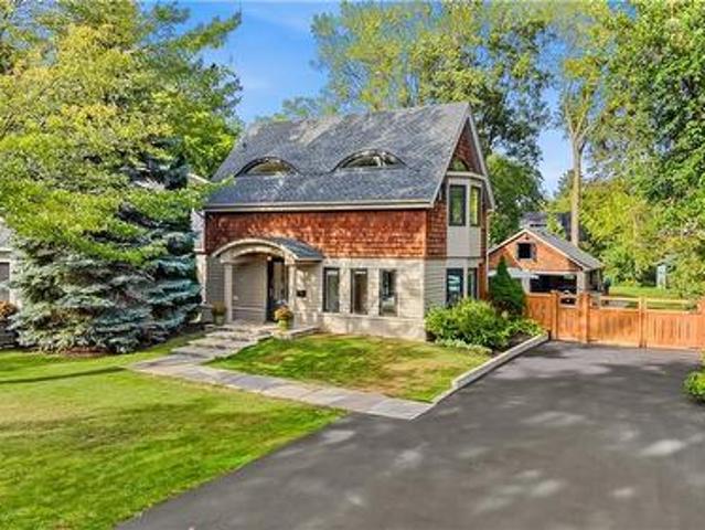 423 Smith Avenue, Burlington, ON, L7R 2T9 house for sale | Listing ID 40863 | Royal LePage