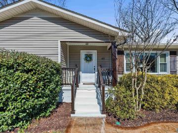 423 Shoal Creek Trail NE