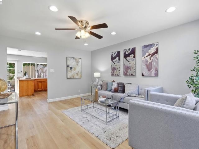 4246 Solar Cir