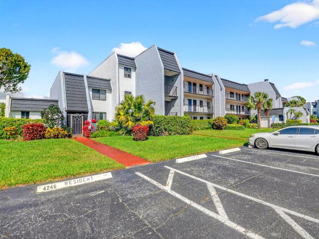4248 Deste Ct, Unit 304, Lake Worth, FL 33467 | MLS #B26011