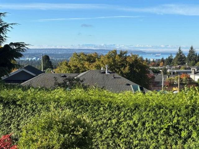 4243 Delbrook Avenue, North Vancouver, BC, V7N 4A4 house for sale | Listing ID R3178 | Royal LePage