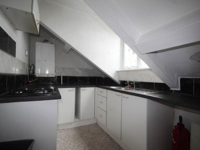 424 Great Horton Road, Bradford 1 bed flat to rent £450 pcm £104 pw