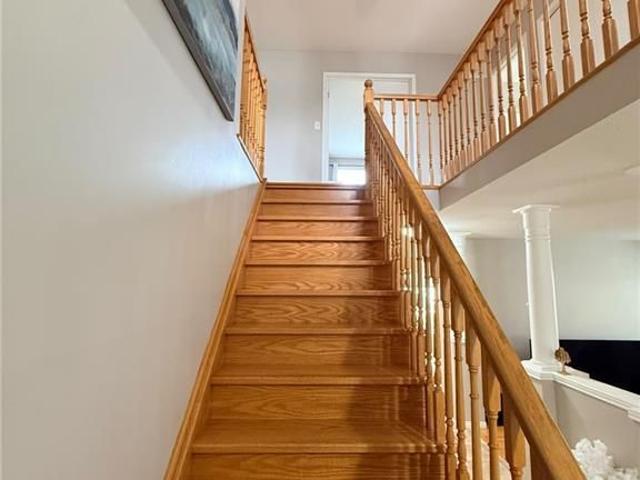 424 NEWPORT Drive, Cambridge, Ontario, N3H5S6
