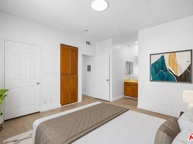 424 S Westmoreland Avenue 210