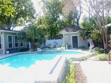 424 W 32nd Street