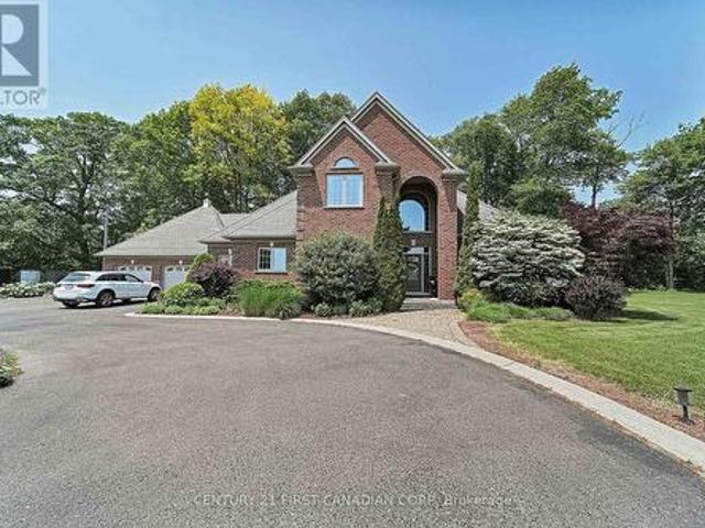 42580 Roberts Line, Central Elgin, ON, N0L 2L0 house for sale | Listing ID X13096 | Royal LePage