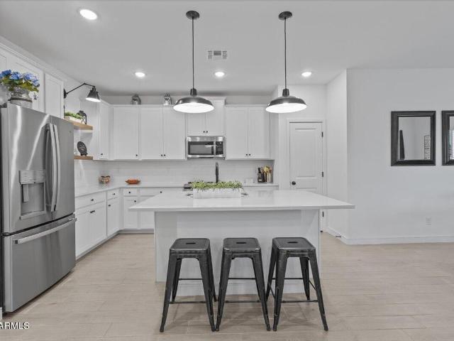 42505 w vincent drive