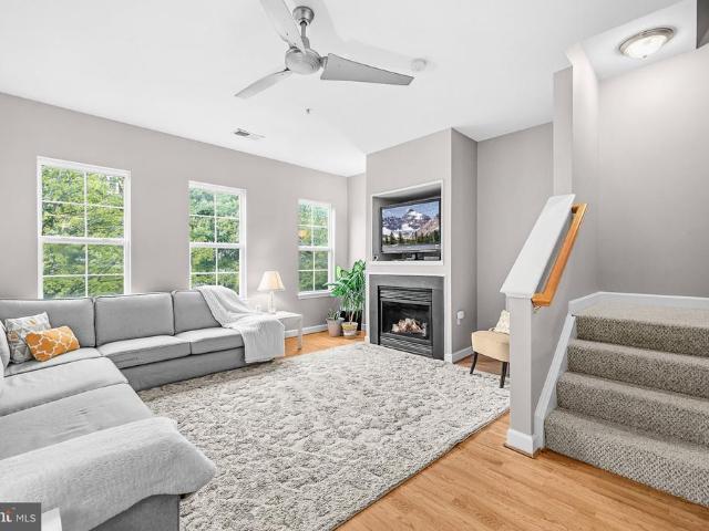 42524 Hollyhock Terrace