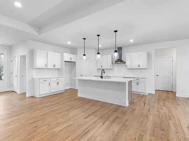 4253 Link Drive