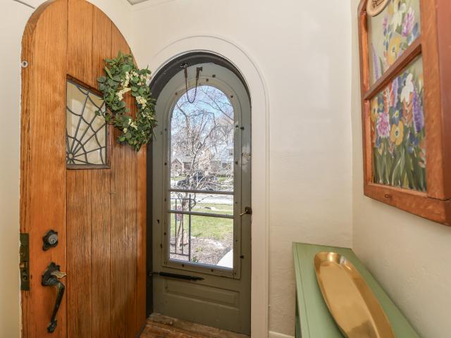 4253 S Austin St