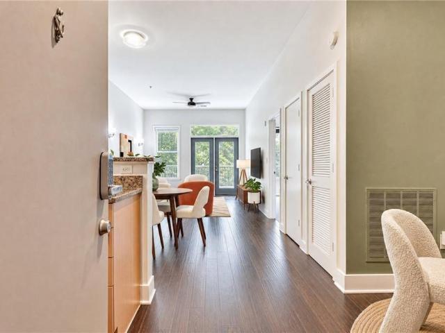 425 Chapel Street SW 2108