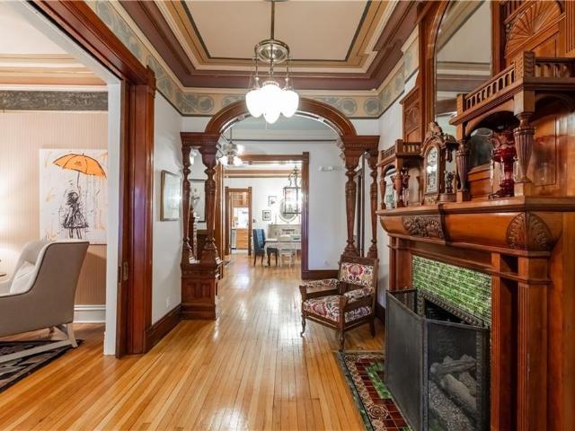 425 Gladstone Blvd, Kansas City, MO 64124 | MLS #2631