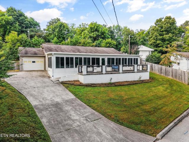 425 E Church St
