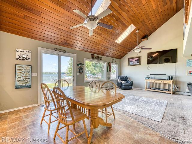 425 E Shore Drive